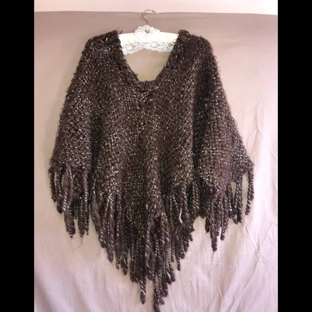🎉Handmade poncho by talented indigenous woman!🎉